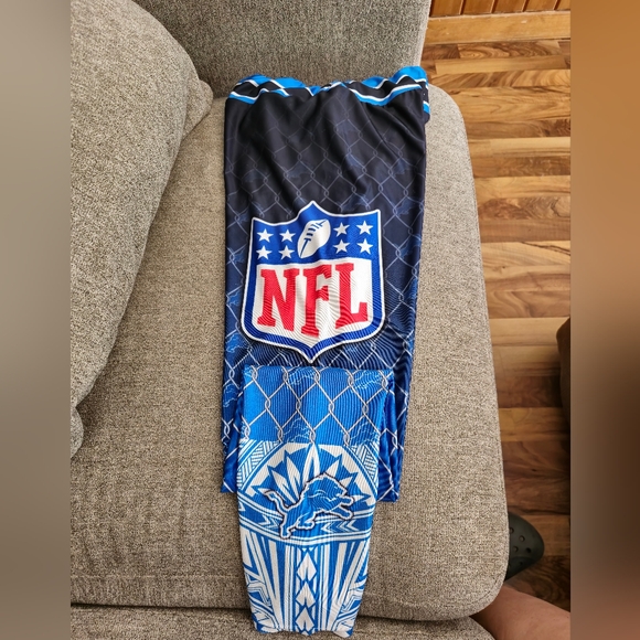 💜 B2G1 EUC women's Detroit Lions leggings ready description on sizing - Picture 2 of 4